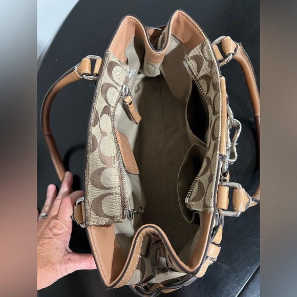 Coach purse - Picture 8 of 9